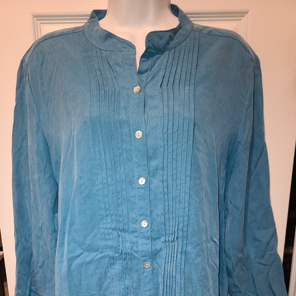 Norm Thompson Blue Shirt